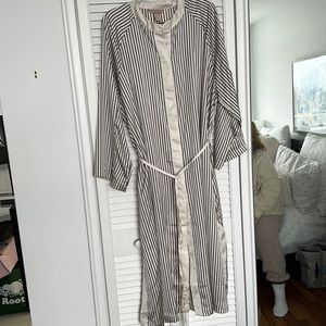 H&M cream and black button up shirt dress